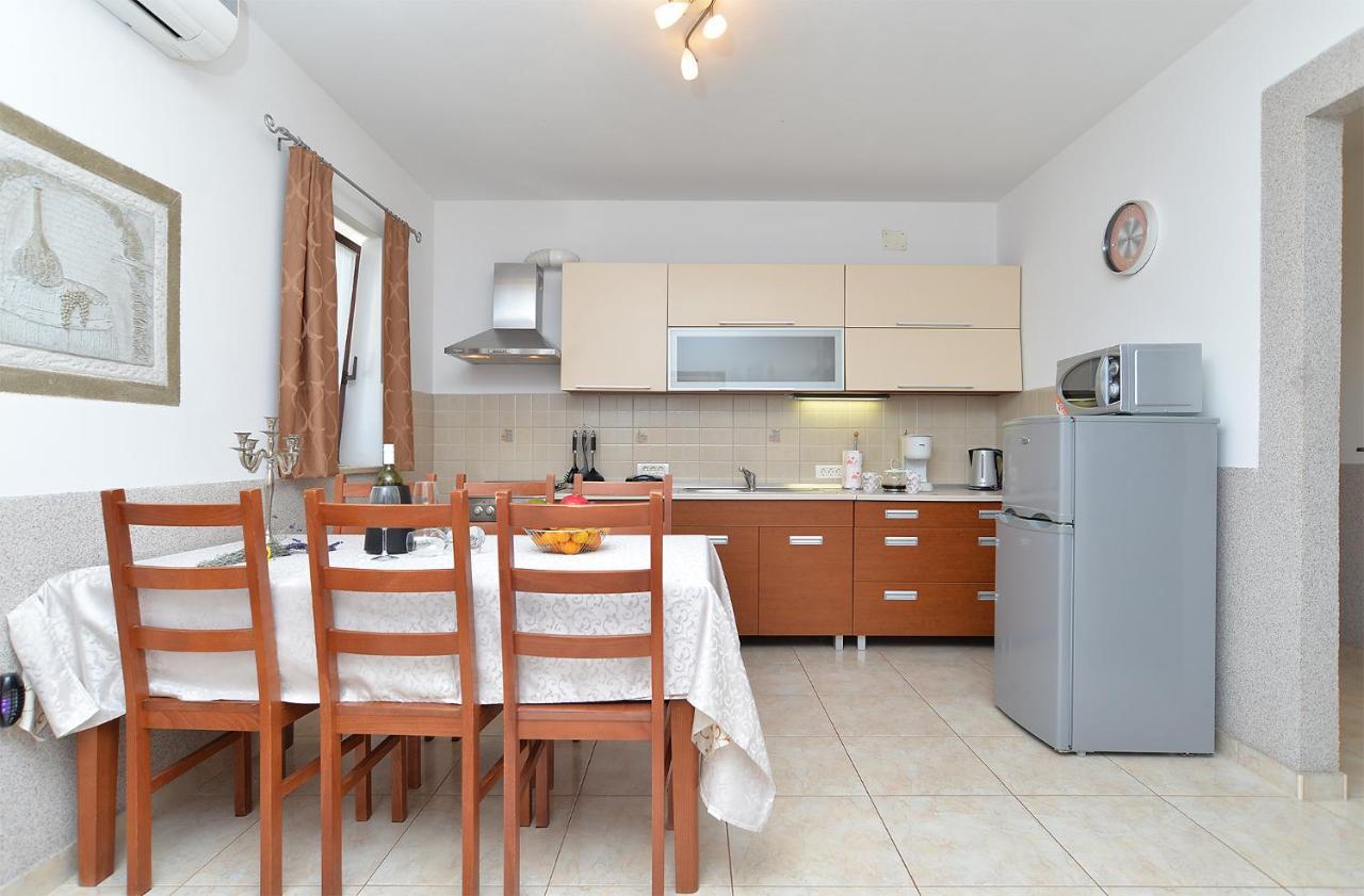 פרוי Apartment Jadranko 1761 מראה חיצוני תמונה