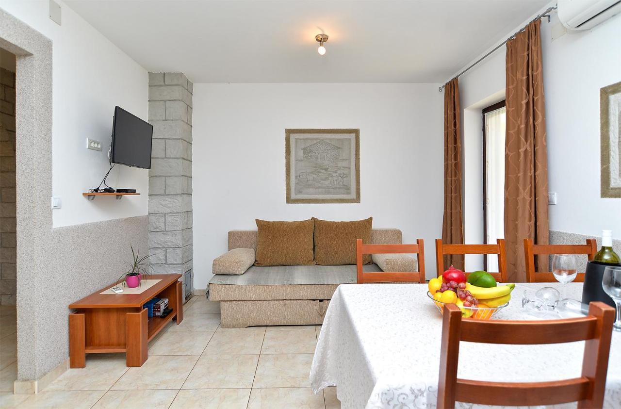 פרוי Apartment Jadranko 1761 מראה חיצוני תמונה