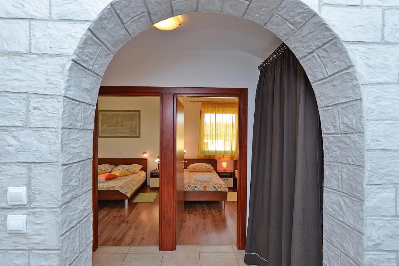 פרוי Apartment Jadranko 1761 מראה חיצוני תמונה