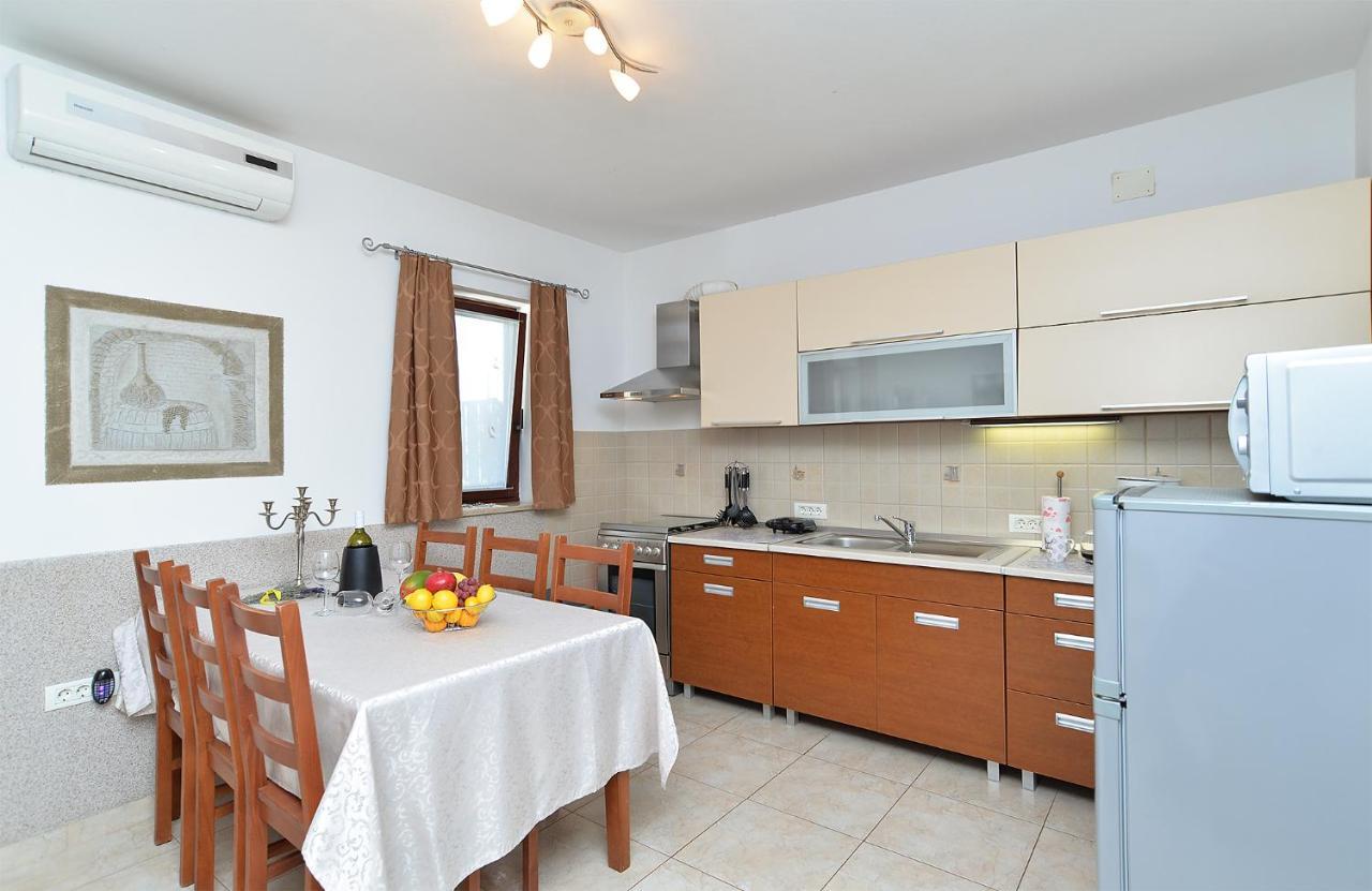 פרוי Apartment Jadranko 1761 מראה חיצוני תמונה