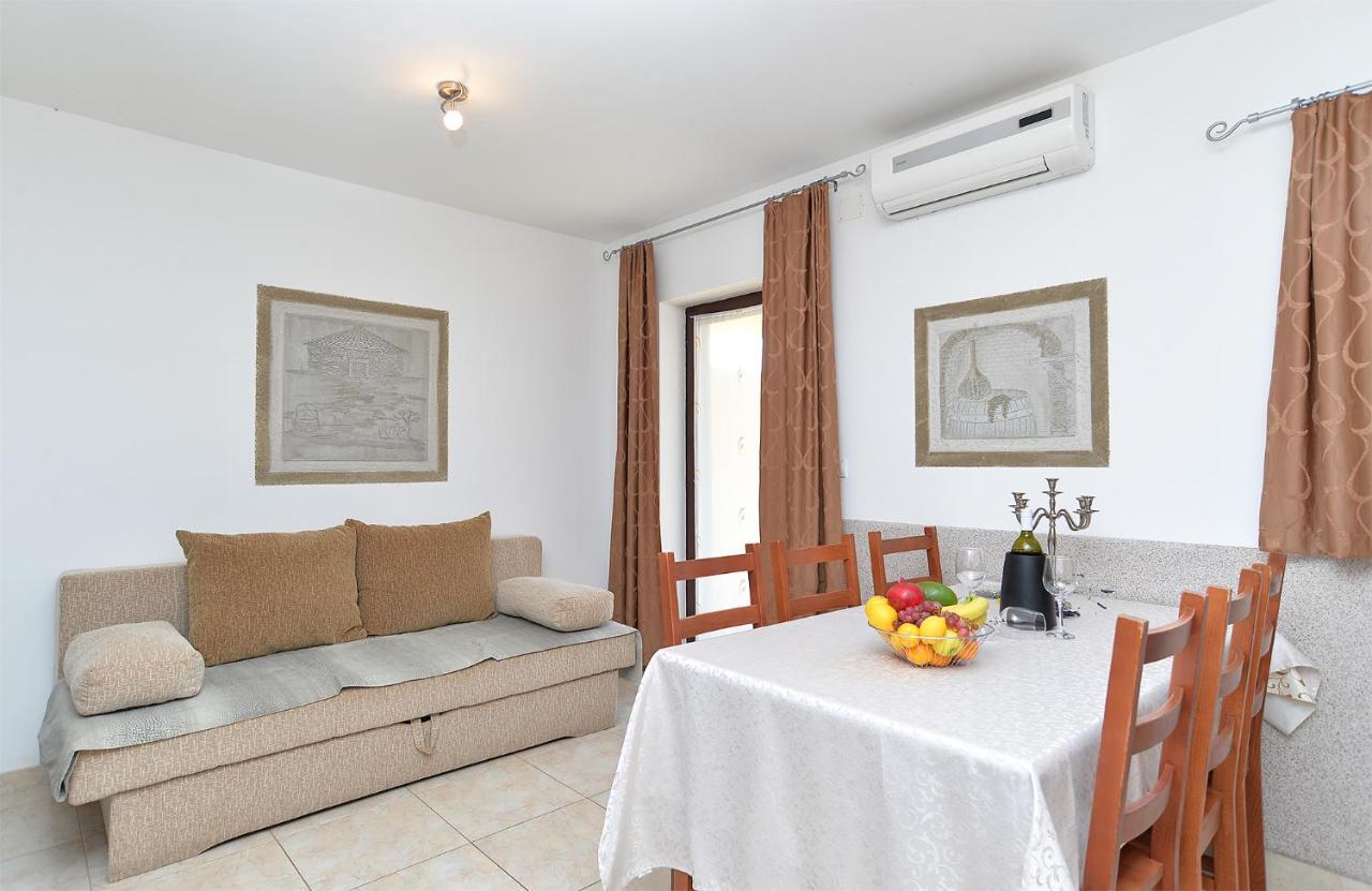 פרוי Apartment Jadranko 1761 מראה חיצוני תמונה