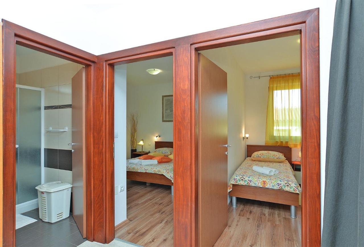 פרוי Apartment Jadranko 1761 מראה חיצוני תמונה