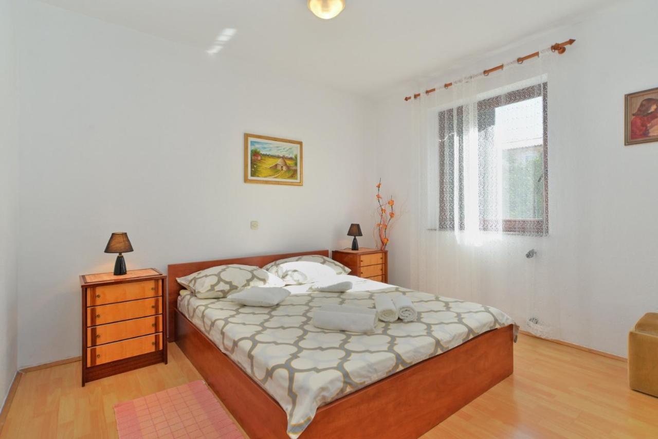 פרוי Apartment Jadranko 1761 מראה חיצוני תמונה