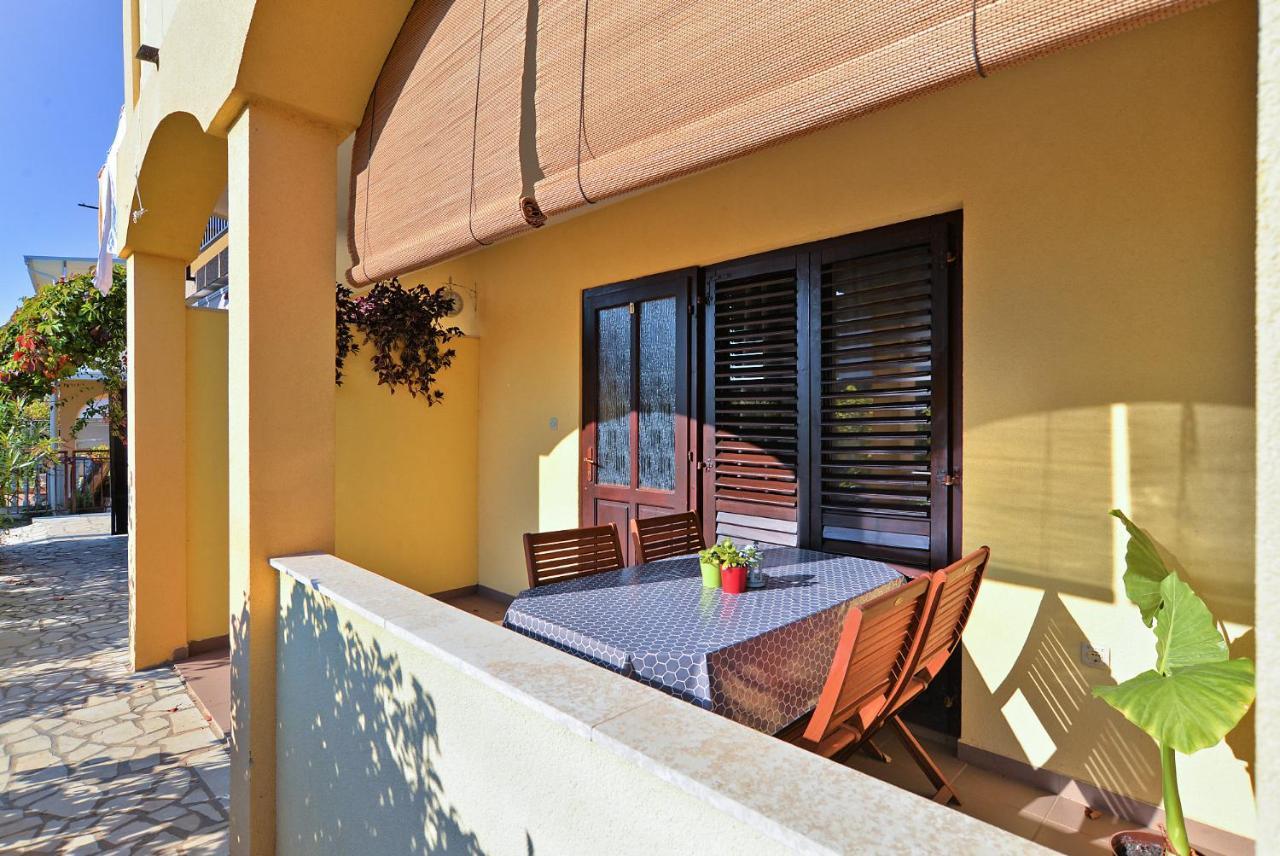 פרוי Apartment Jadranko 1761 מראה חיצוני תמונה